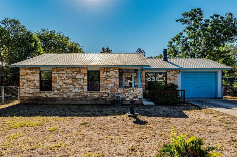 904 Conway DR, San Marcos, TX 78666