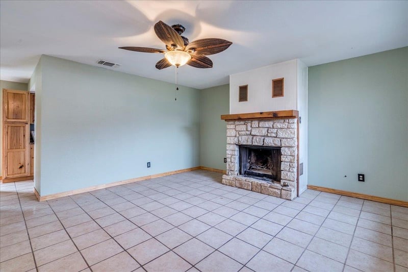 904 Conway DR, San Marcos, TX 78666