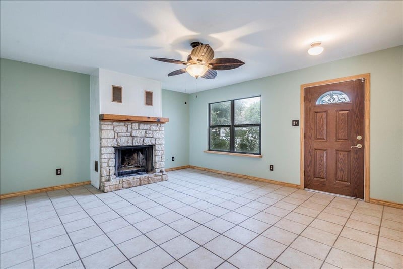 904 Conway DR, San Marcos, TX 78666