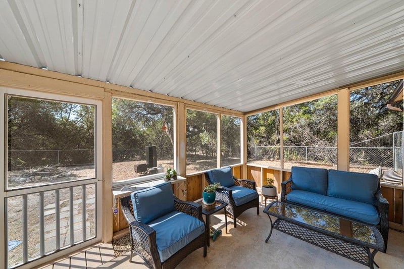 1369 Lakeview DR, Canyon Lake, TX 78133