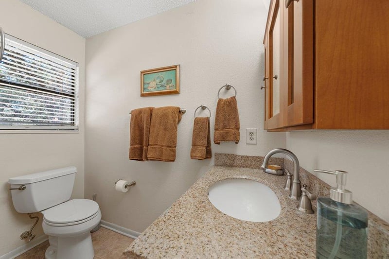 1369 Lakeview DR, Canyon Lake, TX 78133