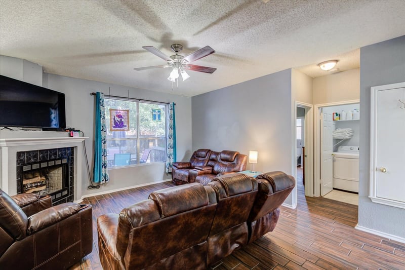 2000 Steeds XING, Pflugerville, TX 78660