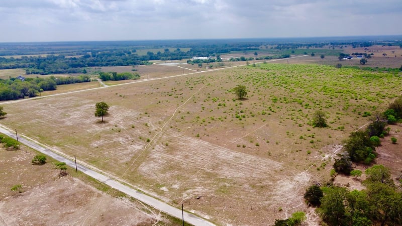 3 Big Sky Ranch RD, Smithville, TX 78957
