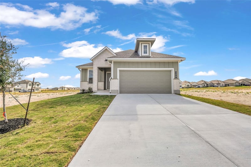 308 Boatright BLVD, Jarrell, TX 76537