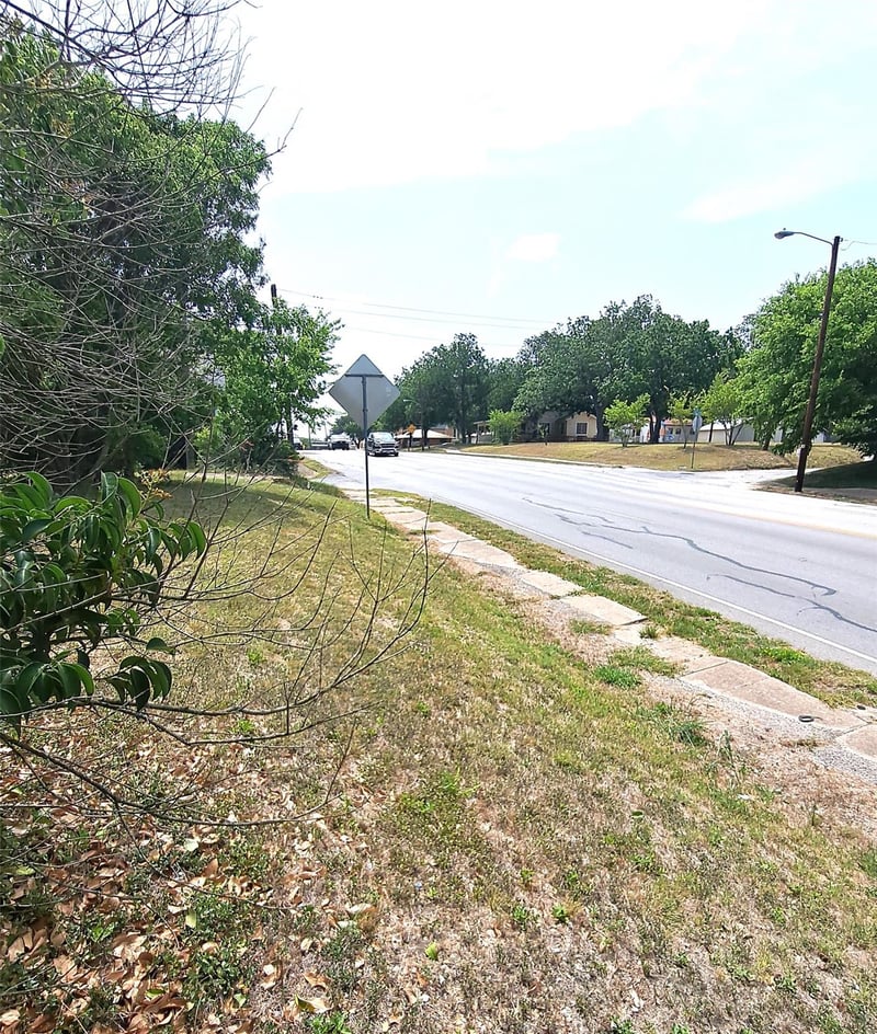 318 Burkett ST, Taylor, TX 76574