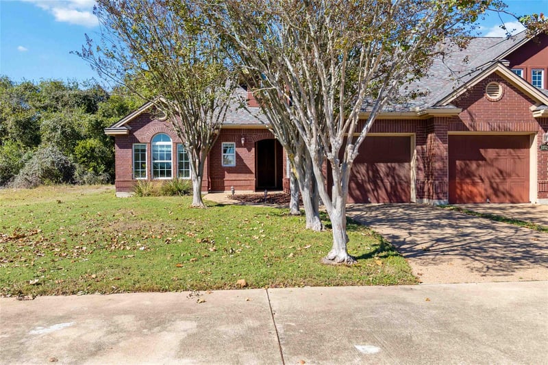 539 Colovista PKWY #B103, Bastrop, TX 78602
