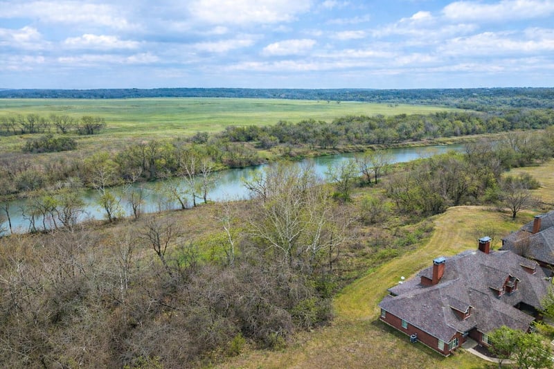 539 Colovista PKWY #B103, Bastrop, TX 78602