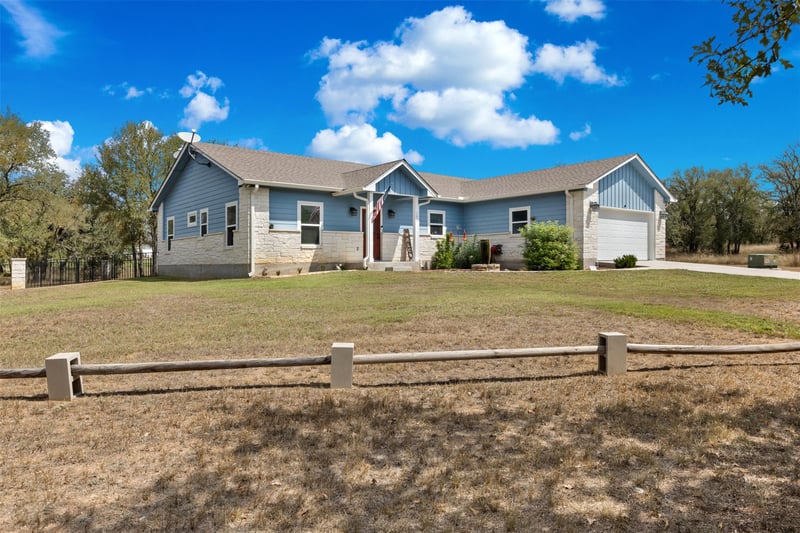 141 Eagle Point CV, Kingsland, TX 78639