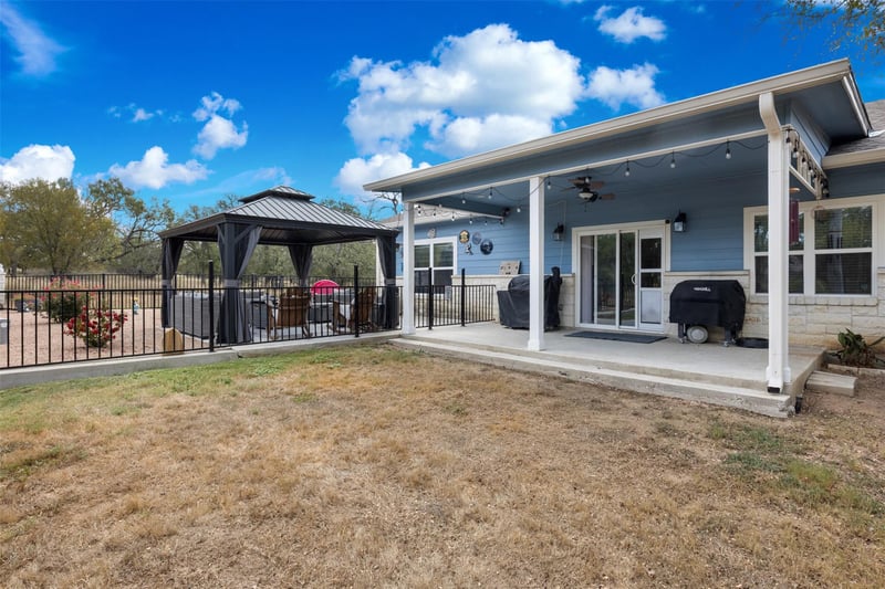 141 Eagle Point CV, Kingsland, TX 78639