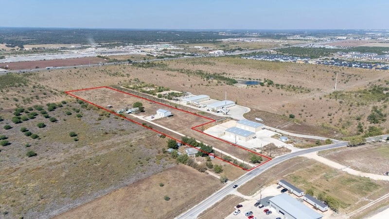 6802 Old Bastrop Hw, San Marcos, TX 78666
