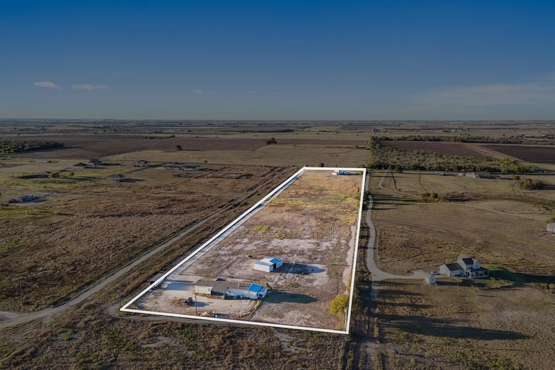 1600 County Road 465, Elgin, TX 78621