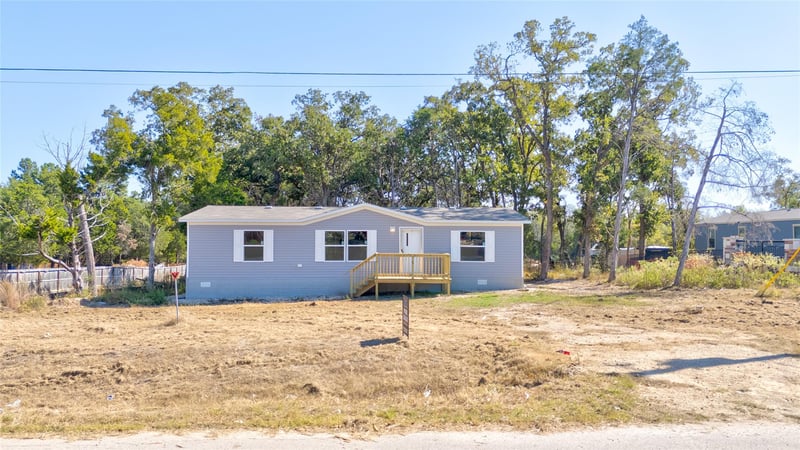 107 Los Cueva RD, Elgin, TX 78621