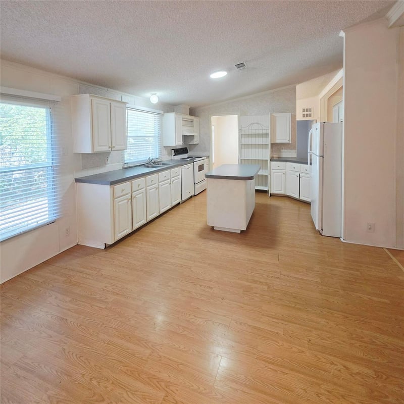 1 Davis ST, Wimberley, TX 78676