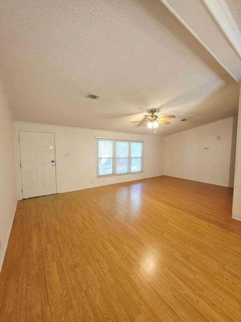 1 Davis ST, Wimberley, TX 78676