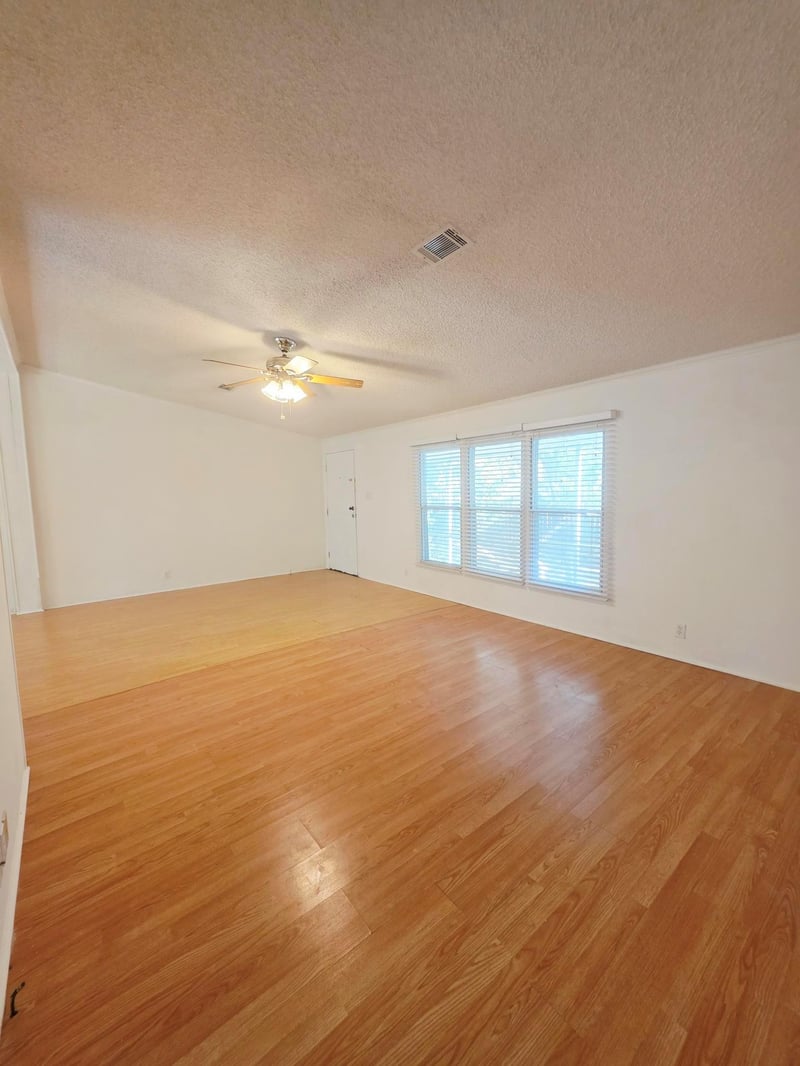 1 Davis ST, Wimberley, TX 78676