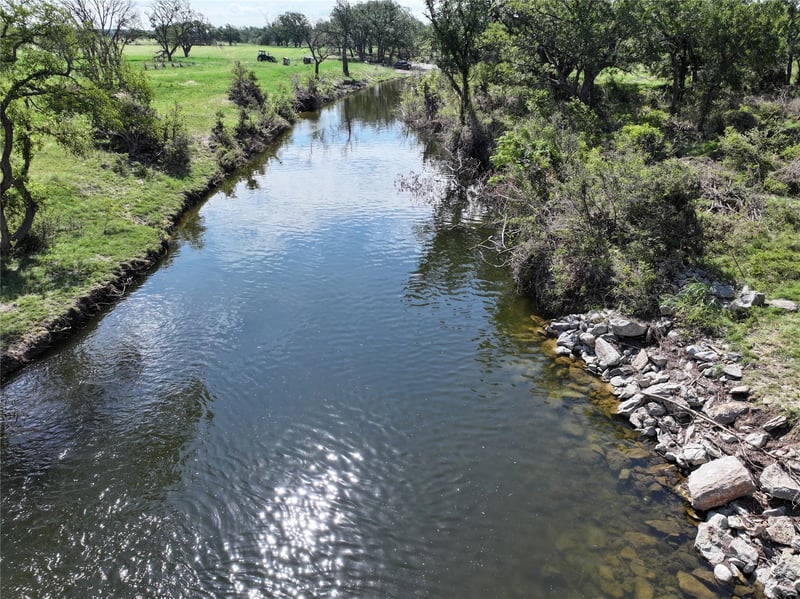 000 John Deere RD, Burnet, TX 78611