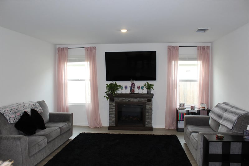 205 Marty Allen Loop, Jarrell, TX 76537