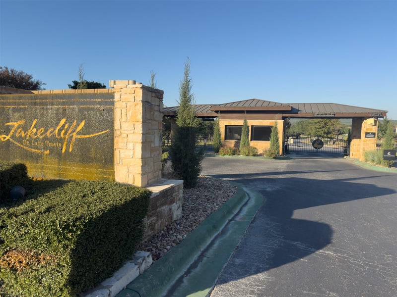 25700 Cliff Cir, Spicewood, TX 78657
