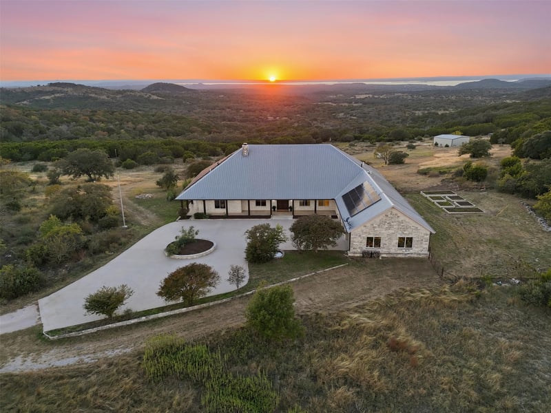 450 Threadgill Ranch Rd, Burnet, TX 78611