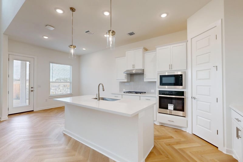 2112 Lolo LN, Leander, TX 78641
