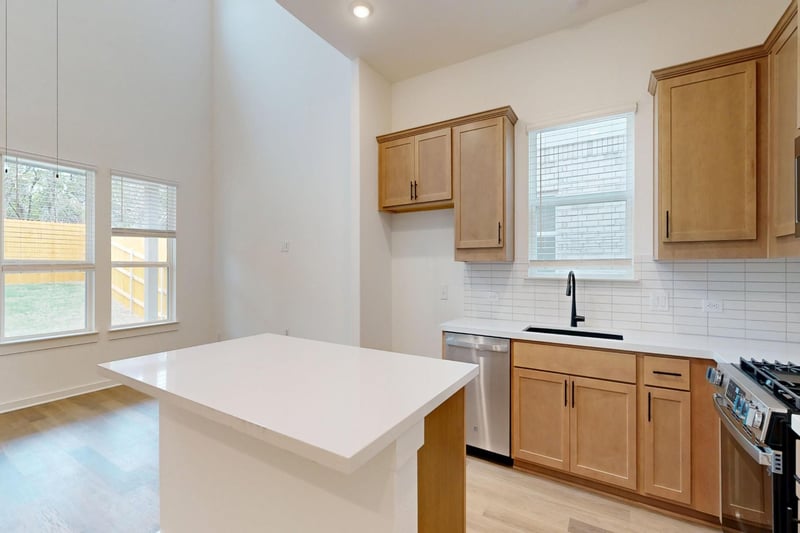 152 Bishop Wood RD, Dripping Springs, TX 78620