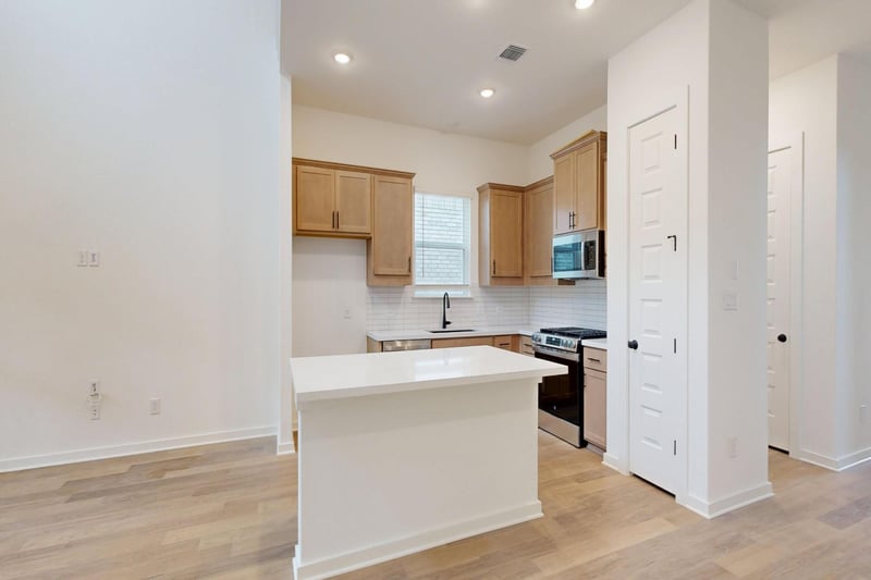 152 Bishop Wood RD, Dripping Springs, TX 78620