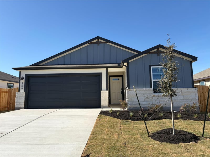 109 Honey Bee, Jarrell, TX 76537