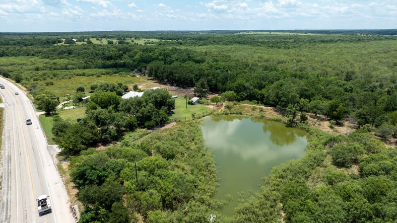 5571 Fm 535 , Cedar Creek, TX 78612