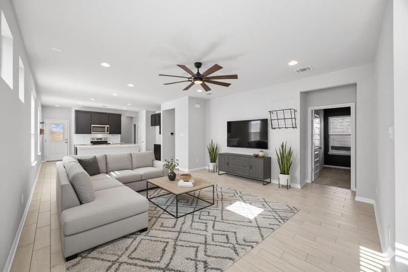 225 Unforgiven LN, Jarrell, TX 76537