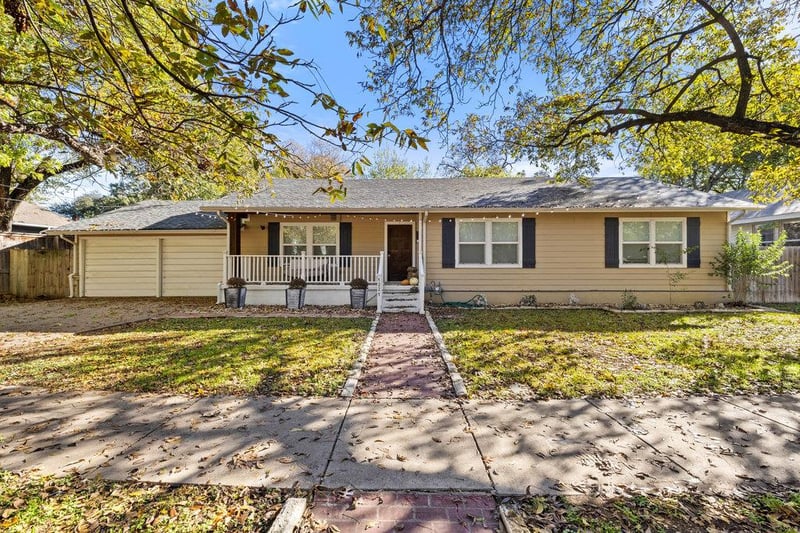 1221 Austin Ave, Georgetown, TX 78626