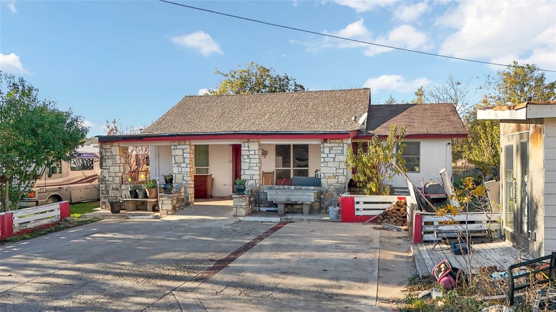 910 Petras Way, Kyle, TX 78640