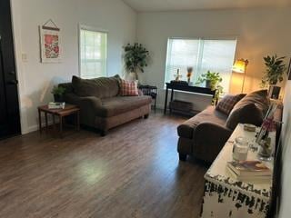 317 Webb ST, Smithville, TX 78957