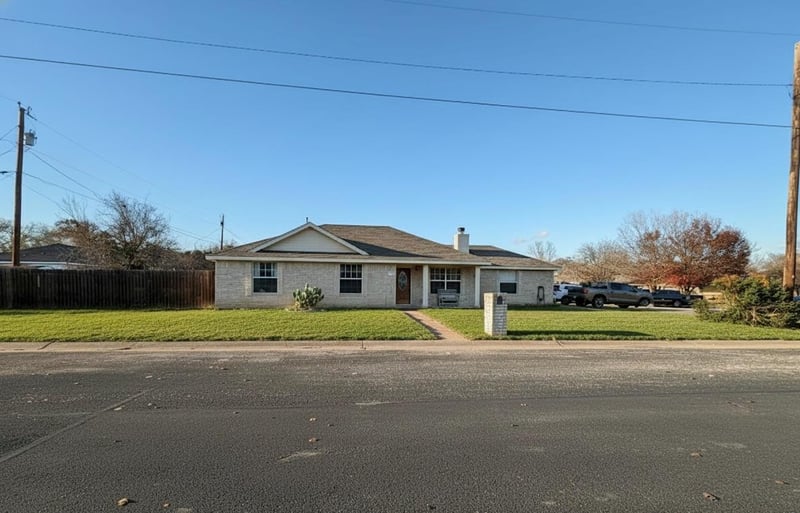 305 Maple LN, Elgin, TX 78621