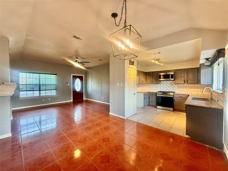 305 Maple LN, Elgin, TX 78621