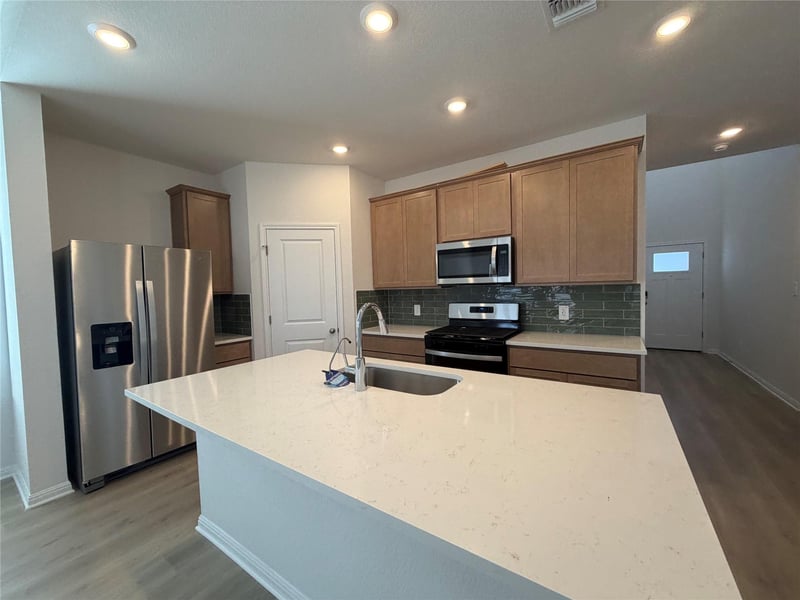 113 Holmby DR, Hutto, TX 78634