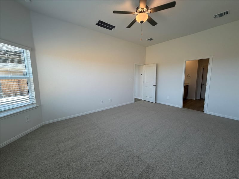 113 Holmby DR, Hutto, TX 78634