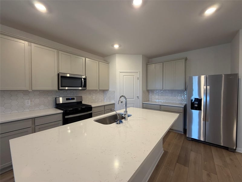111 Holmby DR, Hutto, TX 78634