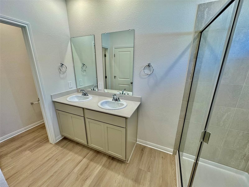 121 Holmby DR, Hutto, TX 78634
