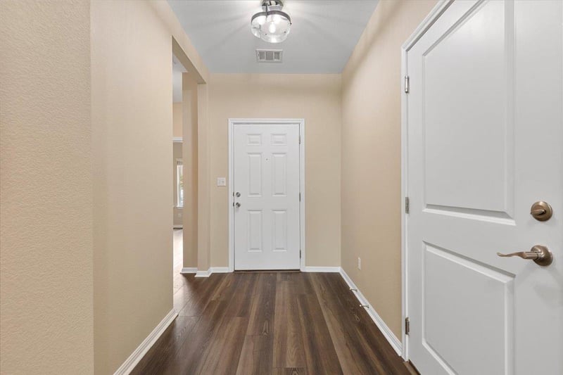 111 Crooked TRL, Bastrop, TX 78602