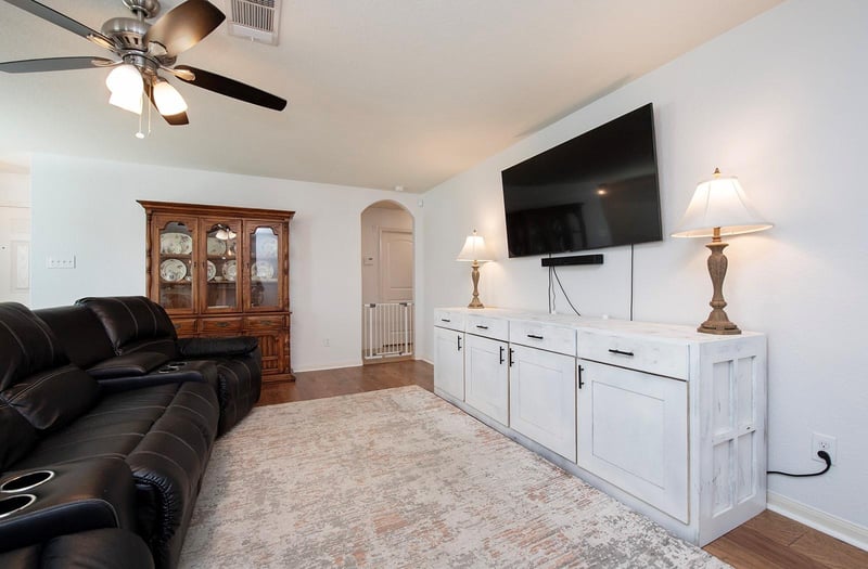216 Millers Loop, Jarrell, TX 76537