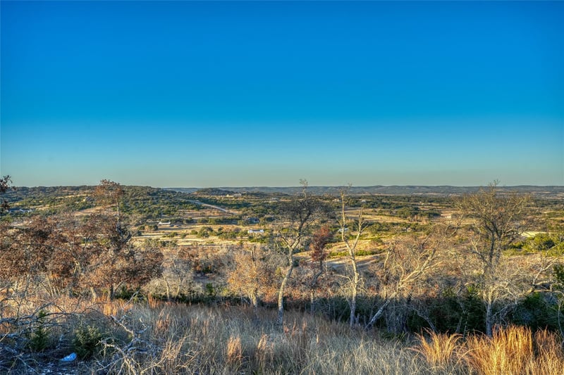 137 Falling Oak DR, Blanco, TX 78606