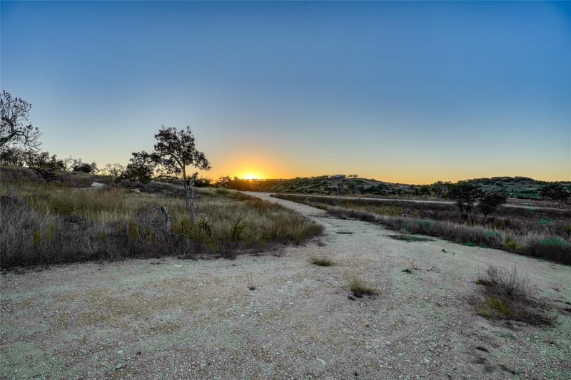 136 Falling Oak DR, Blanco, TX 78606