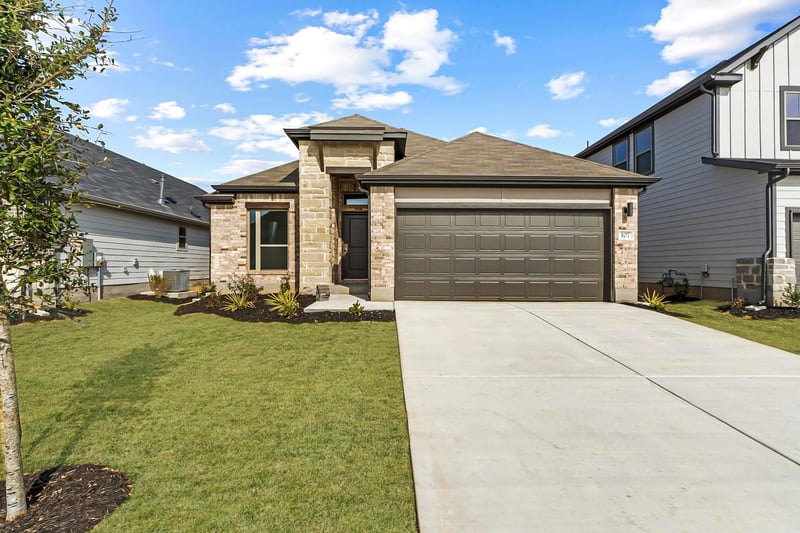107 Mandeville DR, Hutto, TX 78634