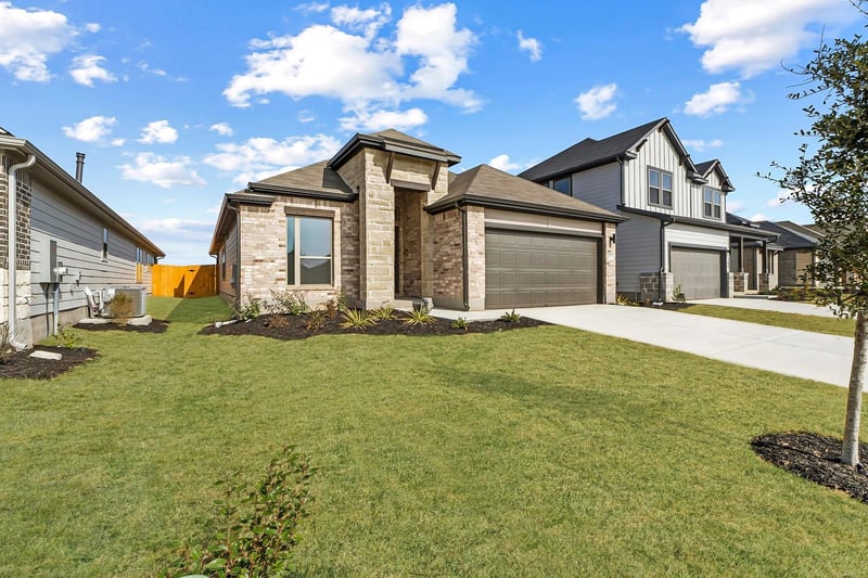 107 Mandeville DR, Hutto, TX 78634