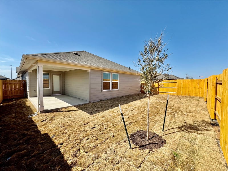 125 Holmby DR, Hutto, TX 78634