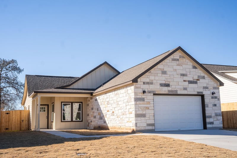 315 String Prairie Way, Smithville, TX 78957