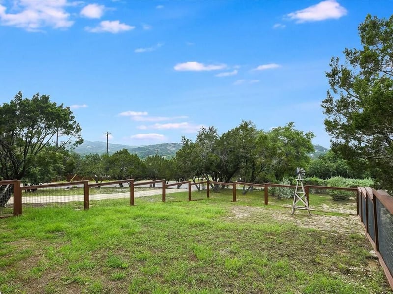 7606 Bar K Ranch RD, Lago Vista, TX 78645