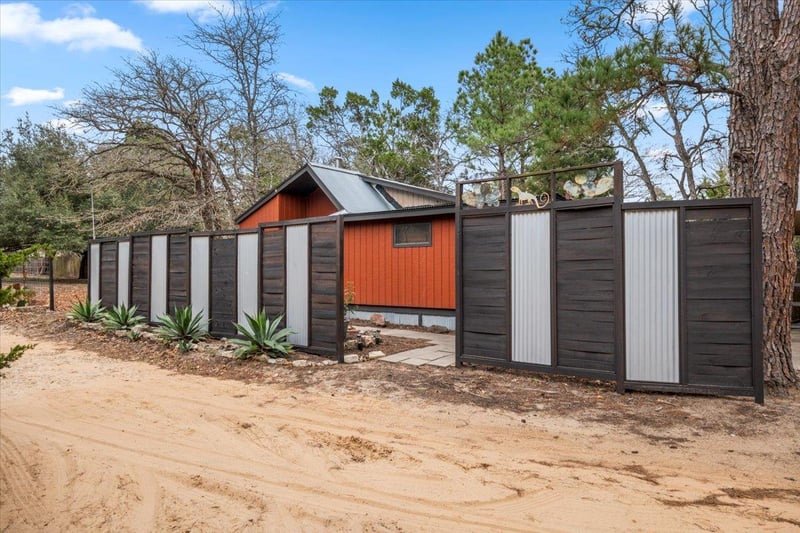 153 Old Wingo PL, Mcdade, TX 78650