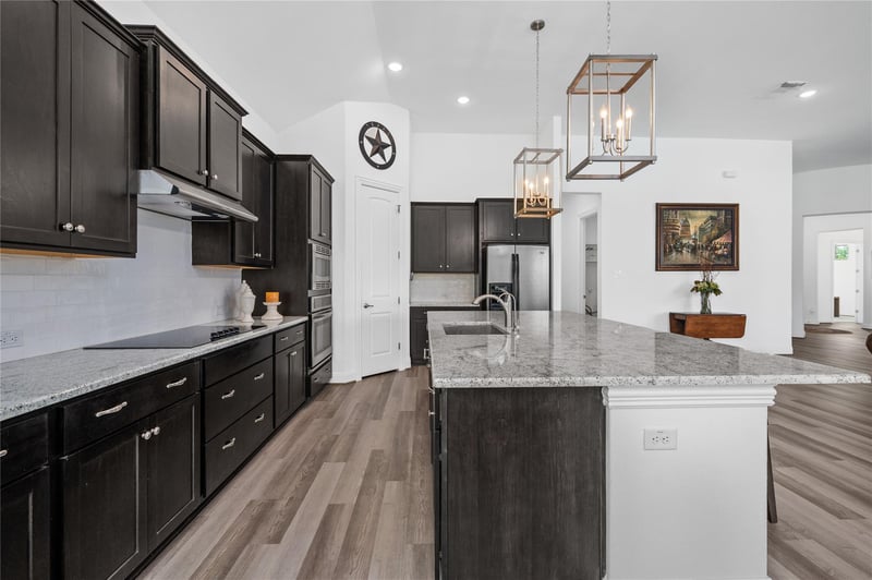 1404 Scenic Oaks DR, Georgetown, TX 78628