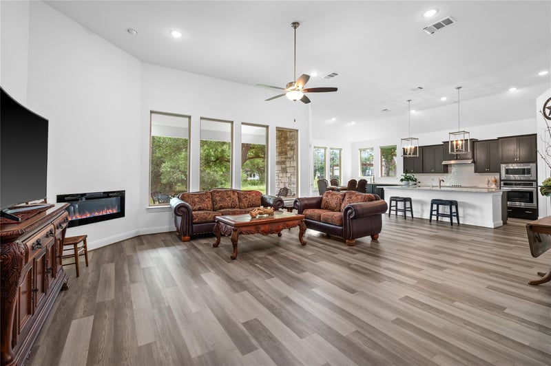 1404 Scenic Oaks DR, Georgetown, TX 78628